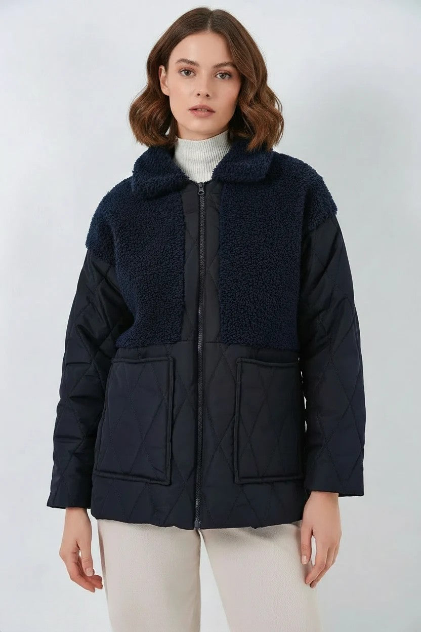 Kadın Yüksek Yaka Kapitone Peluş Detaylı Oversize Mont